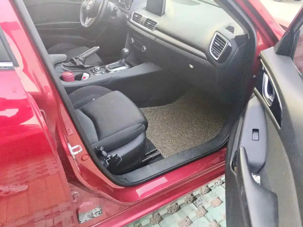 Photo 13 - Mazda Mazda 3