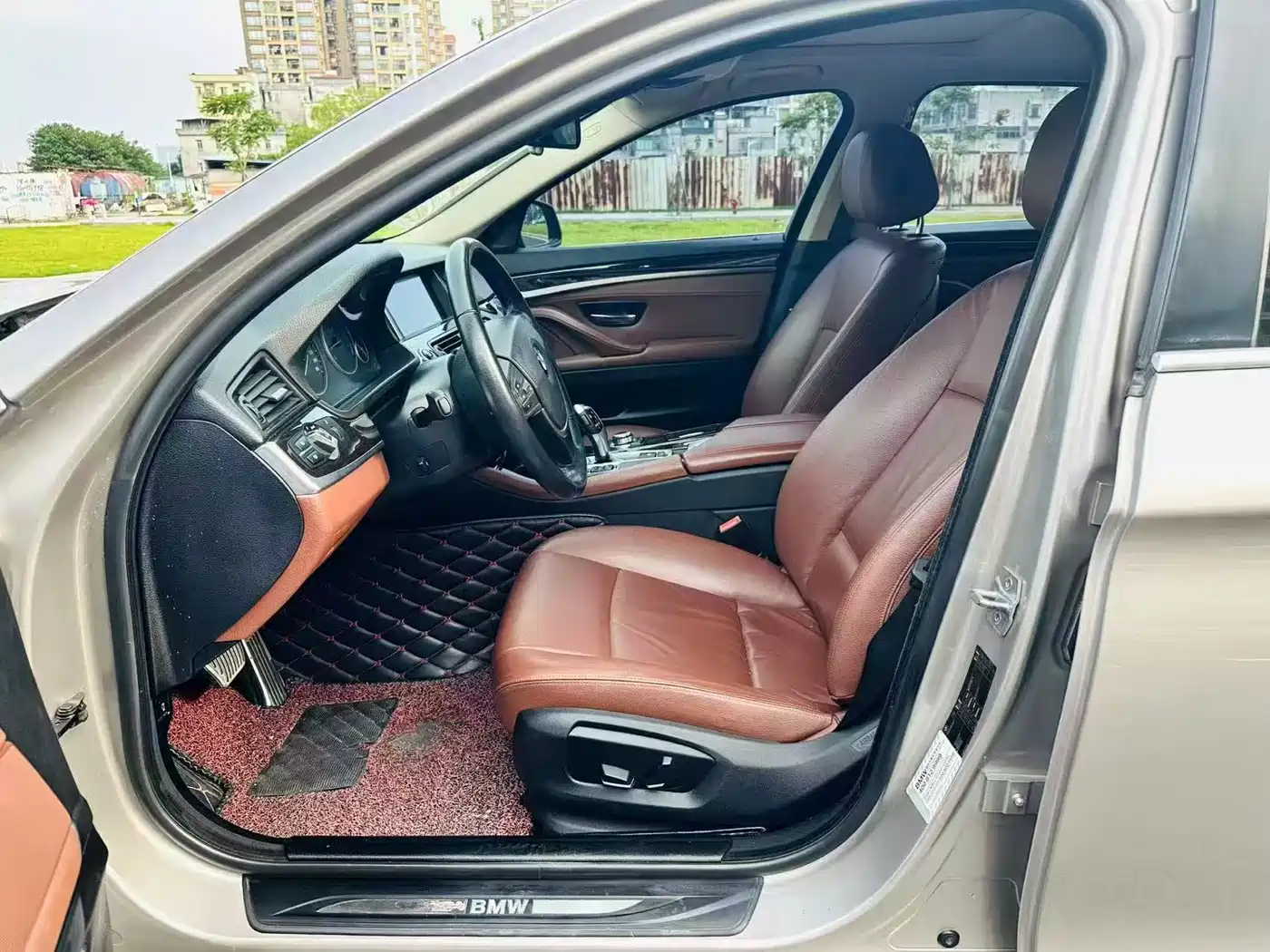 BMW 5 Series 2014 525Li Leading фото 7