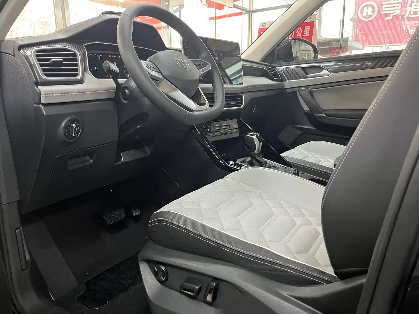 Volkswagen Tayron 2025 Shared Joy 330TSI фото 4