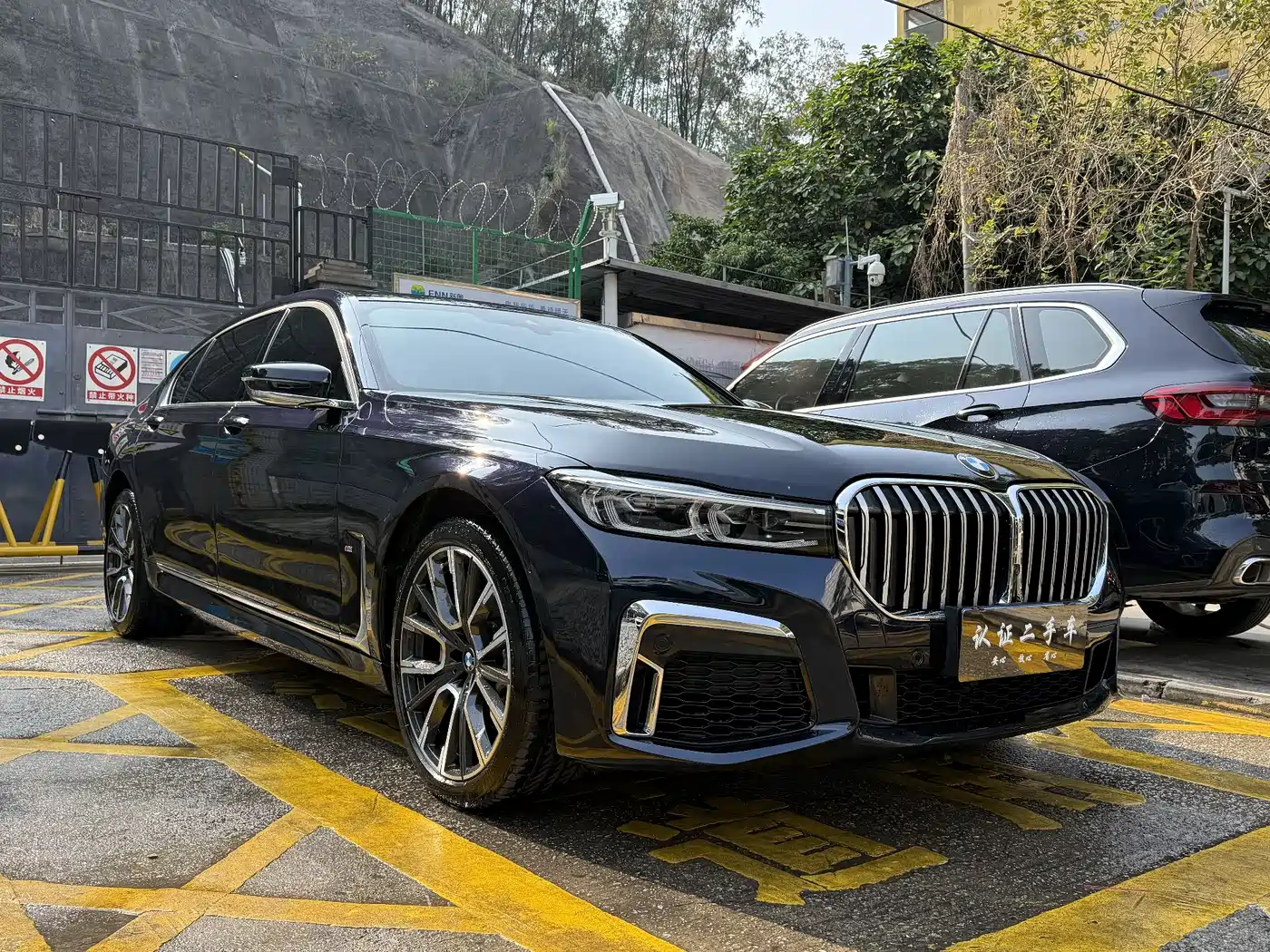 BMW 7 Series 2021 Model 740Li Leading M Sport Package фото 6