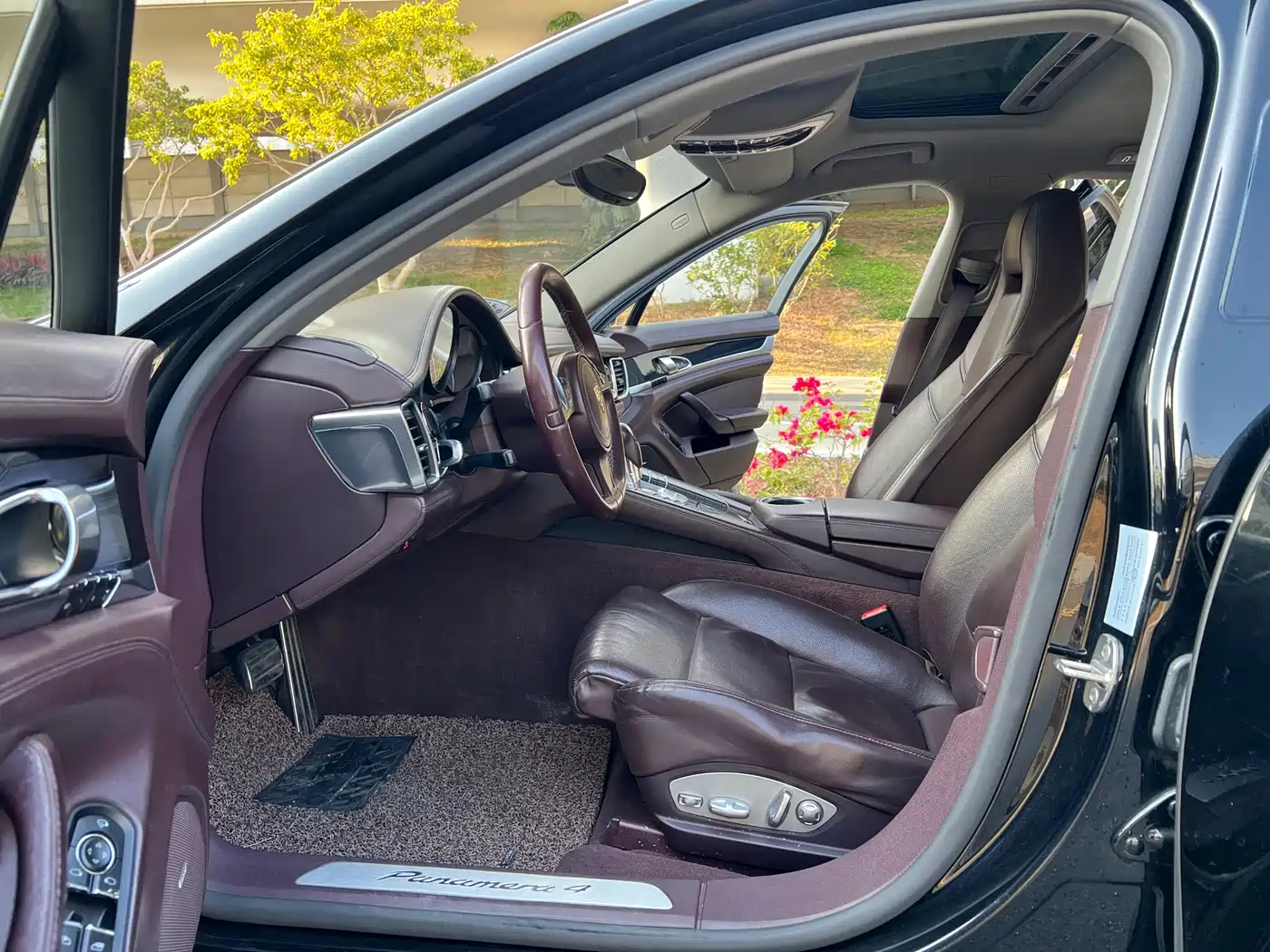 Porsche Panamera 2014 Panamera 4 3.0T фото 9