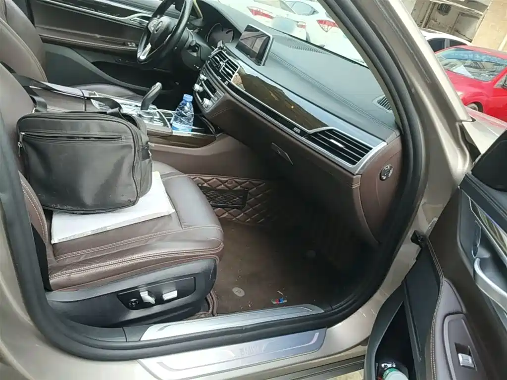 BMW 7 Series 2018 730Li Leading Type Excellence Package фото 25