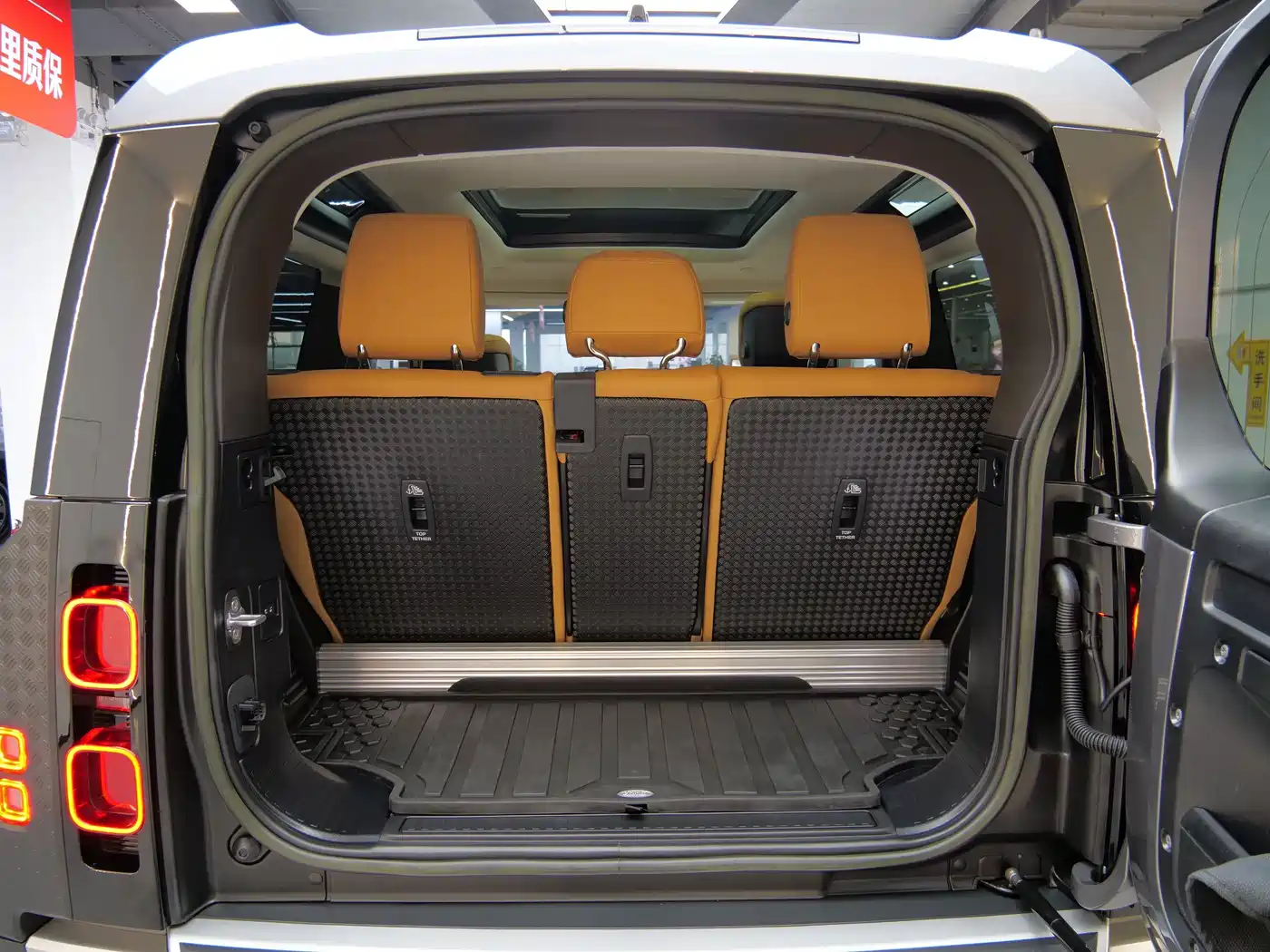 Фото 16 - Land Rover Defender