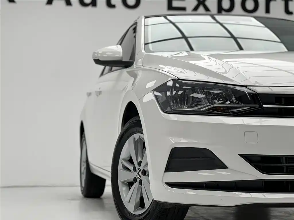 Volkswagen Polo 2021 Plus 1.5L Automatic Panorama Enjoyment Edition фото 4