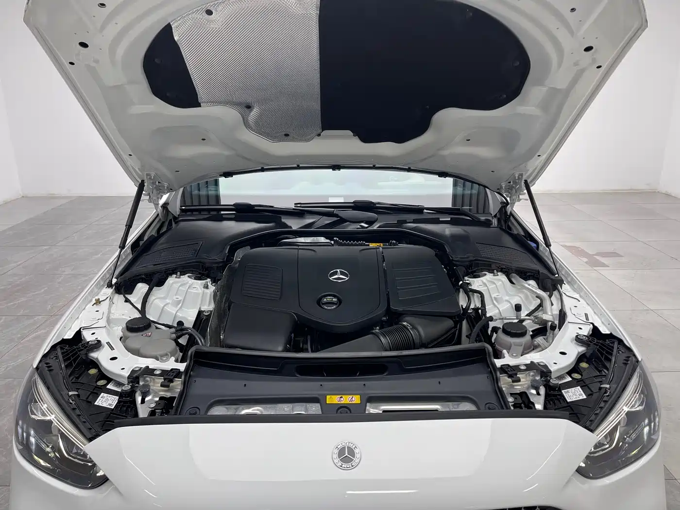 Mercedes-Benz C-Class 2024 Facelift III C 260 L Night Sport Edition фото 9