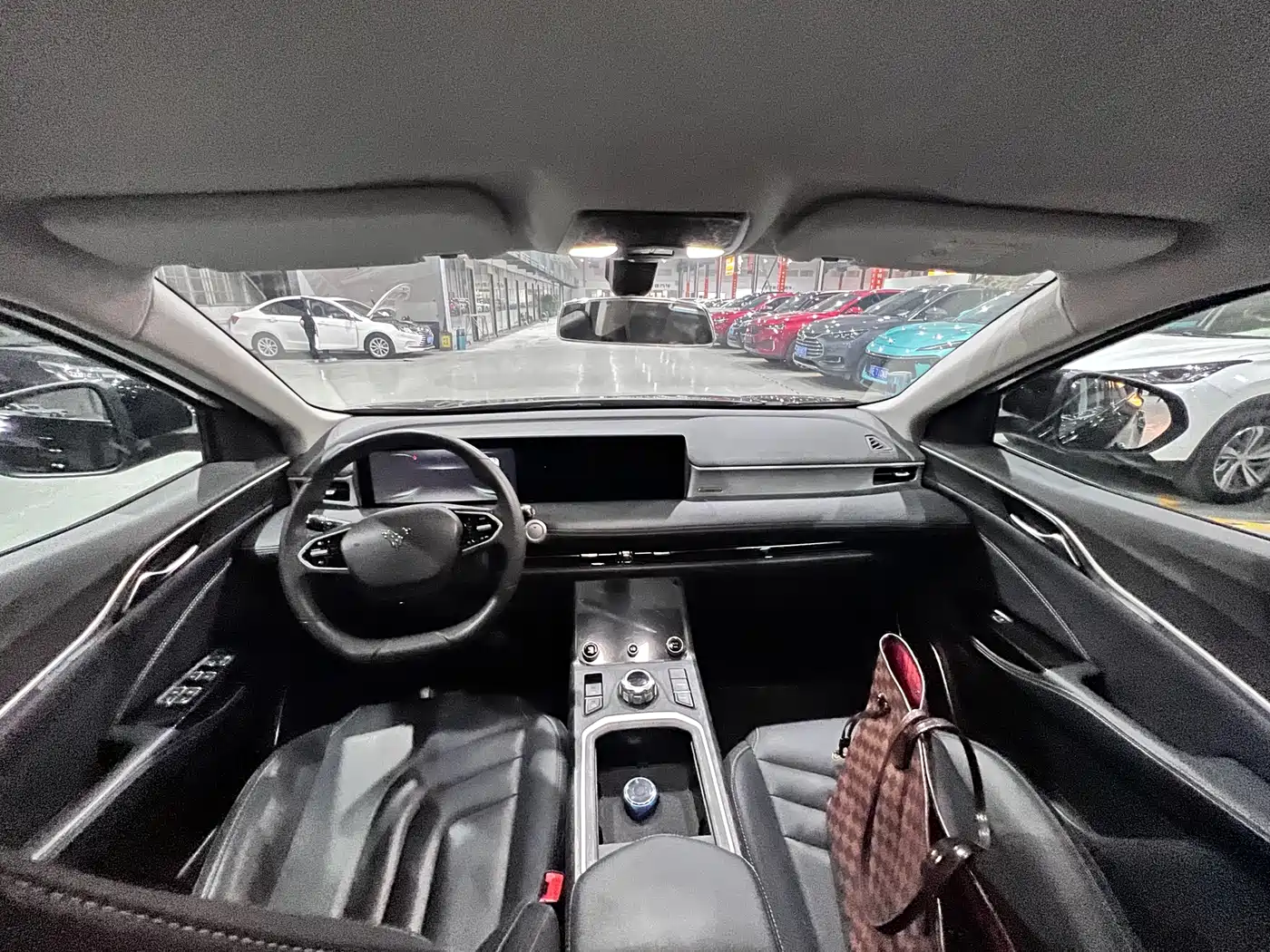 NEZHA AUTOMOBILE NEZHA U