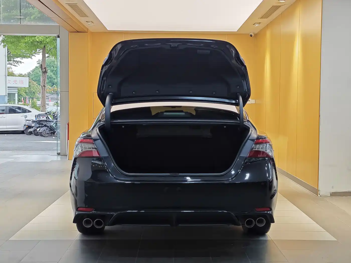 Toyota Camry 2022 2.0S Knight Edition фото 28
