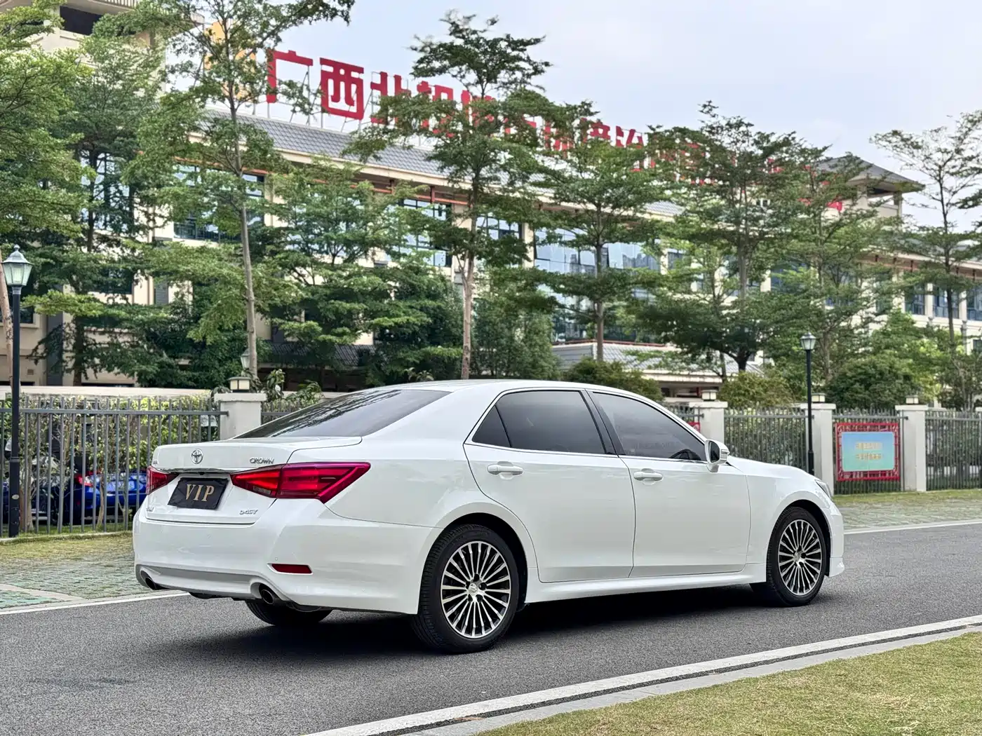 Toyota Crown 2018 2.0T Fashion Edition фото 21