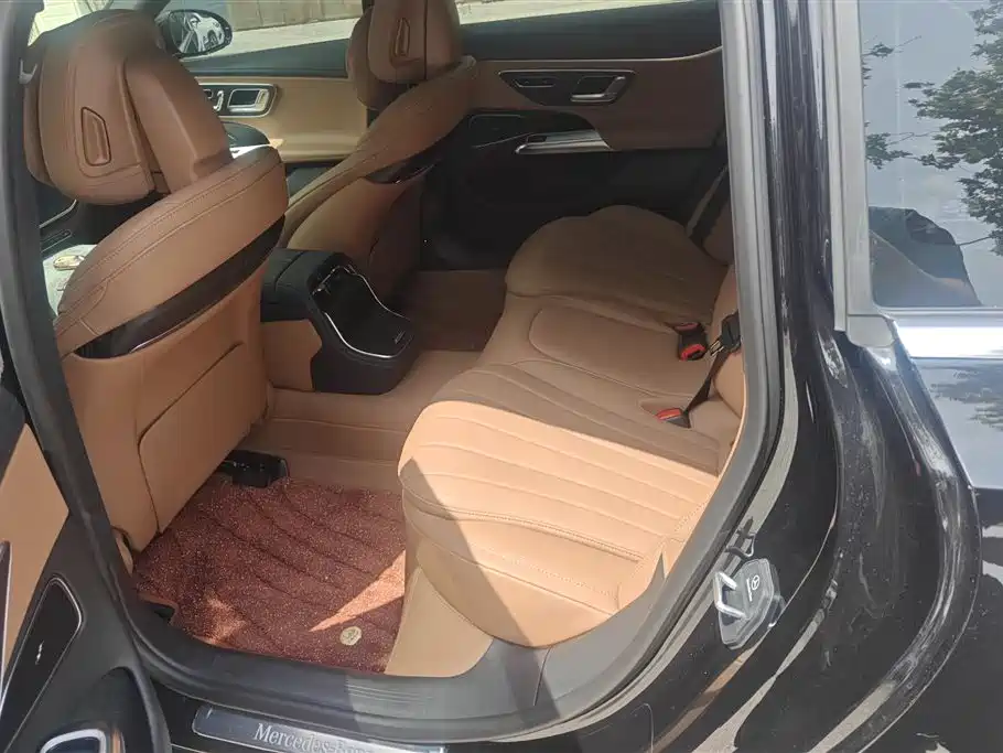 Mercedes-Benz E-Class 2026 E 260 L Classic Edition фото 11