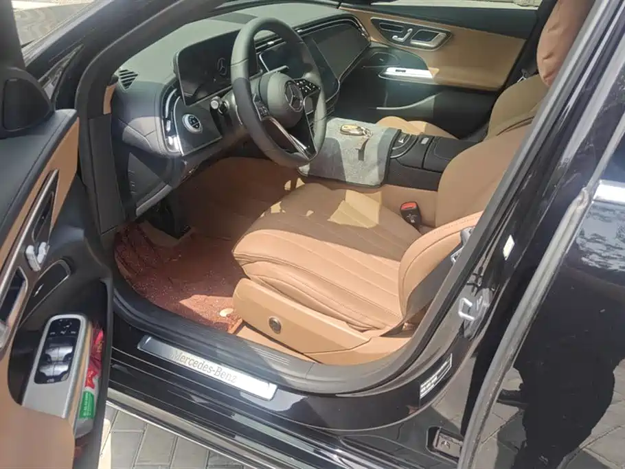 Mercedes-Benz E-Class 2026 E 260 L Classic Edition фото 9