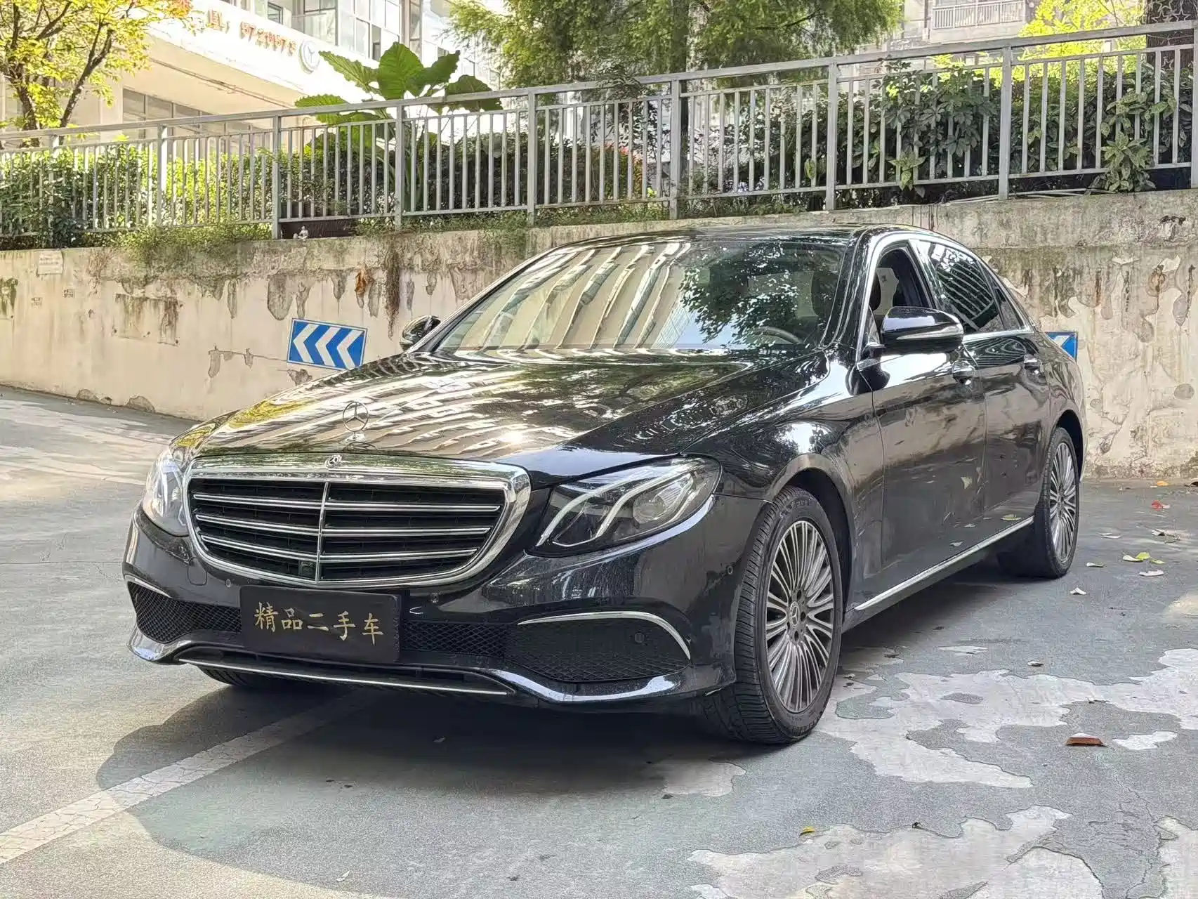 Фото 1 - Mercedes-Benz E-Class