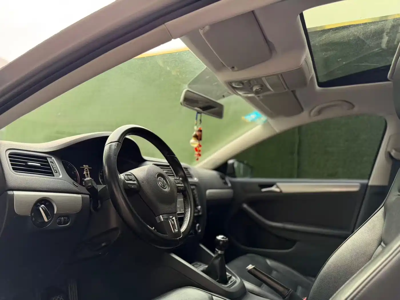 Volkswagen Sagitar 2012 1.4TSI Manual Luxury фото 4