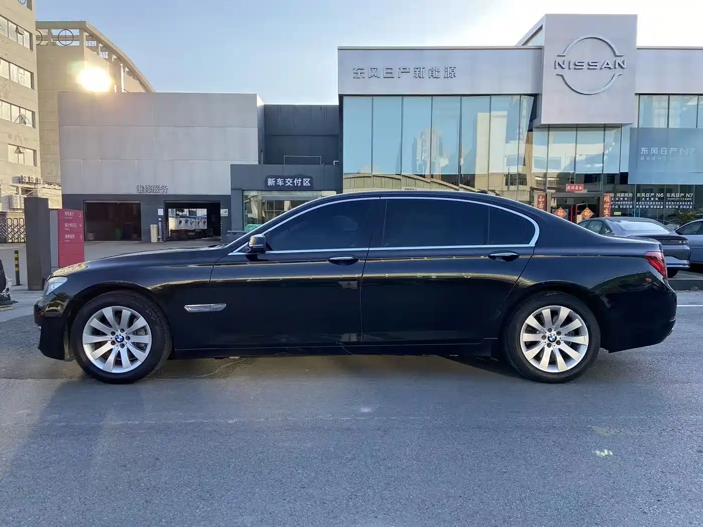 BMW 7 Series 2013 Model 730Li Leading фото 5