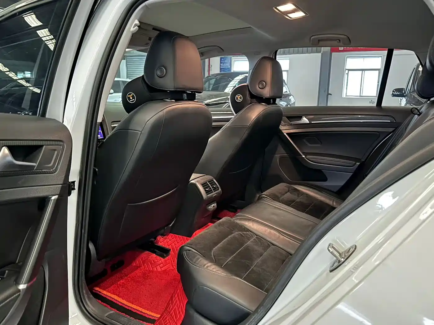Volkswagen Golf 2020 Beloved Edition 280TSI DSG Luxury фото 8