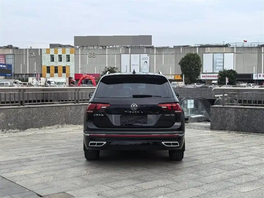 Volkswagen Tiguan L 2023 330TSI Auto 2WD R-Line Premium Edition фото 4