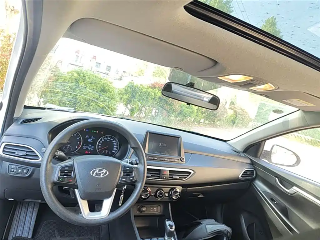 Hyundai Elantra 2017 1.6L Automatic Joy Value GLS фото 10