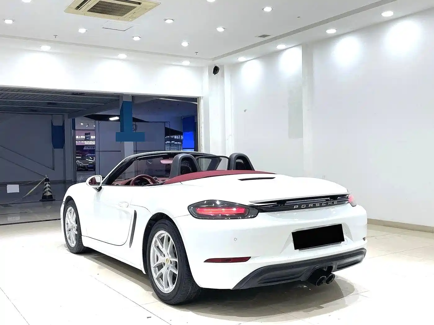 Porsche 718 2018 Boxster 2.0T фото 9