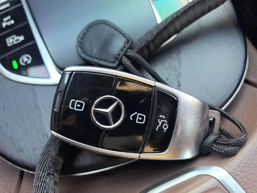Фото 9 - Mercedes-Benz E-Class