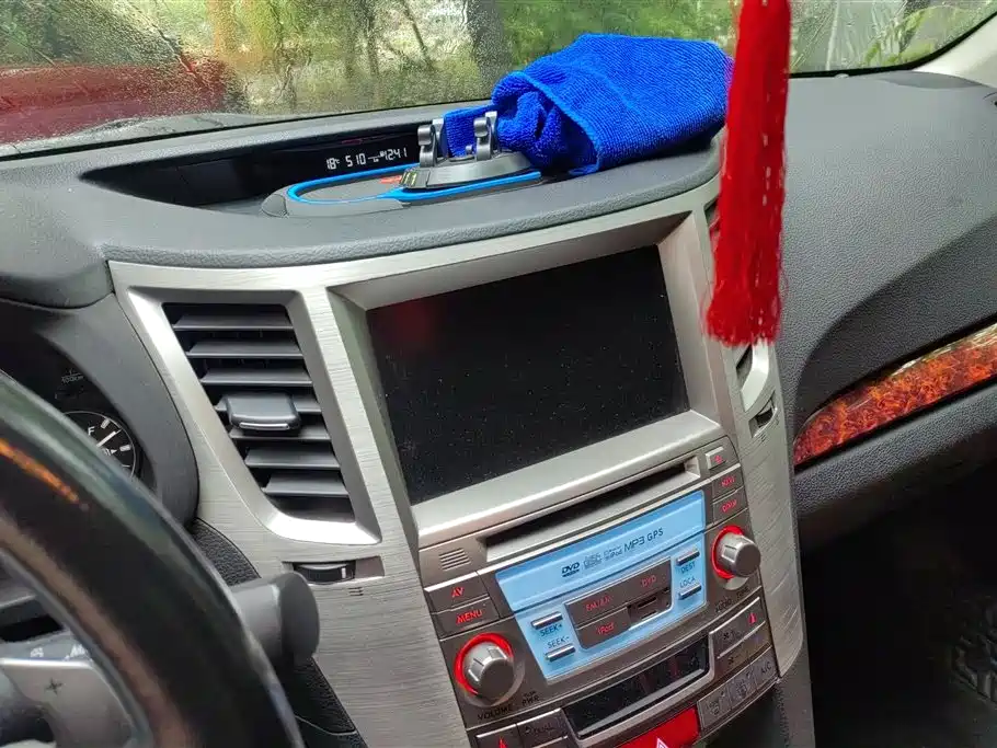 Subaru Outback 2011 2.5i Luxury Edition фото 13