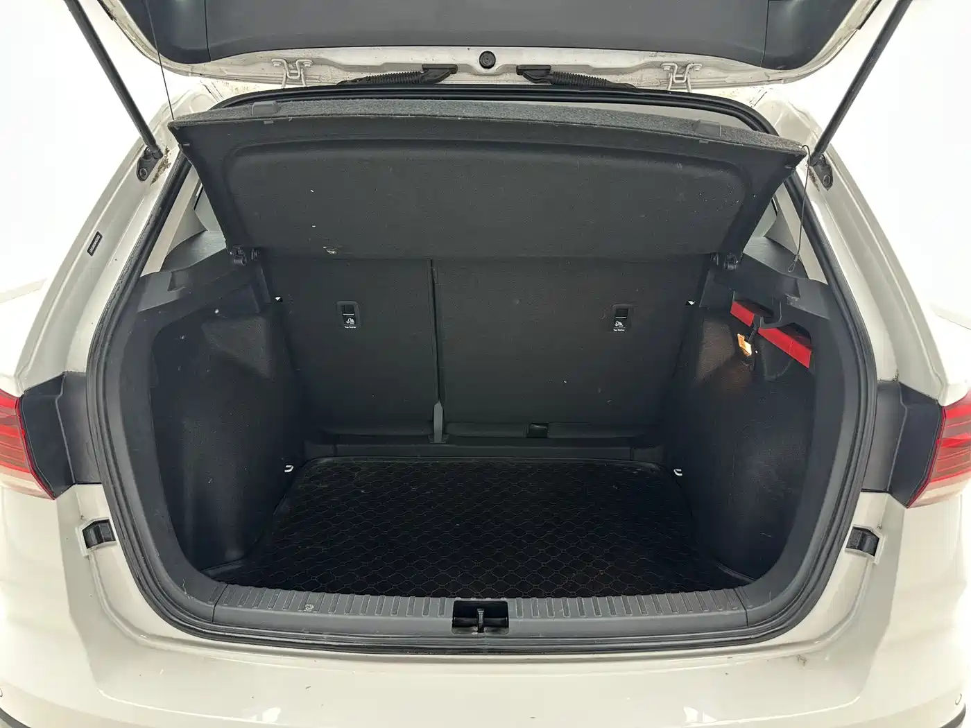 Volkswagen Tharu 2021 Model 280TSI 2WD Comfort Edition фото 9