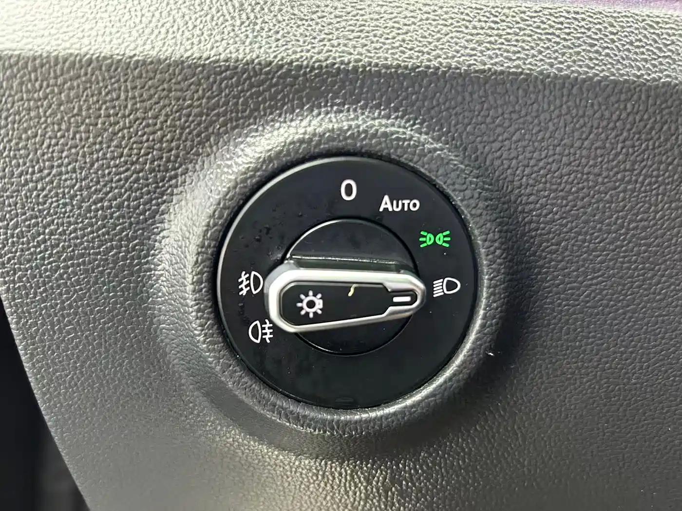 Volkswagen Tayron 2022 280TSI 2WD Luxury Smart Connect Edition фото 11