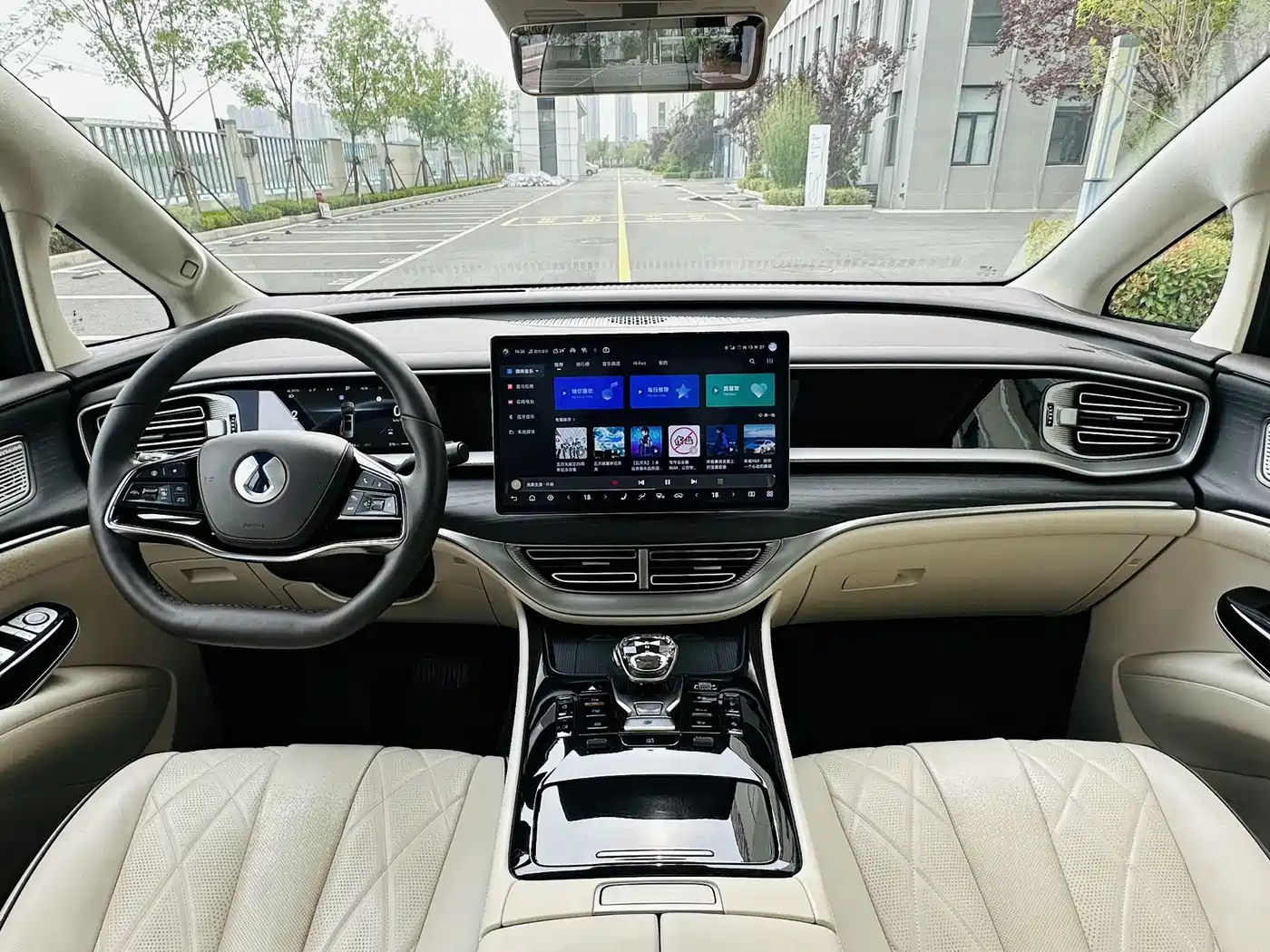 Denza D9 2024 DM-i 980 AWD Flagship фото 8