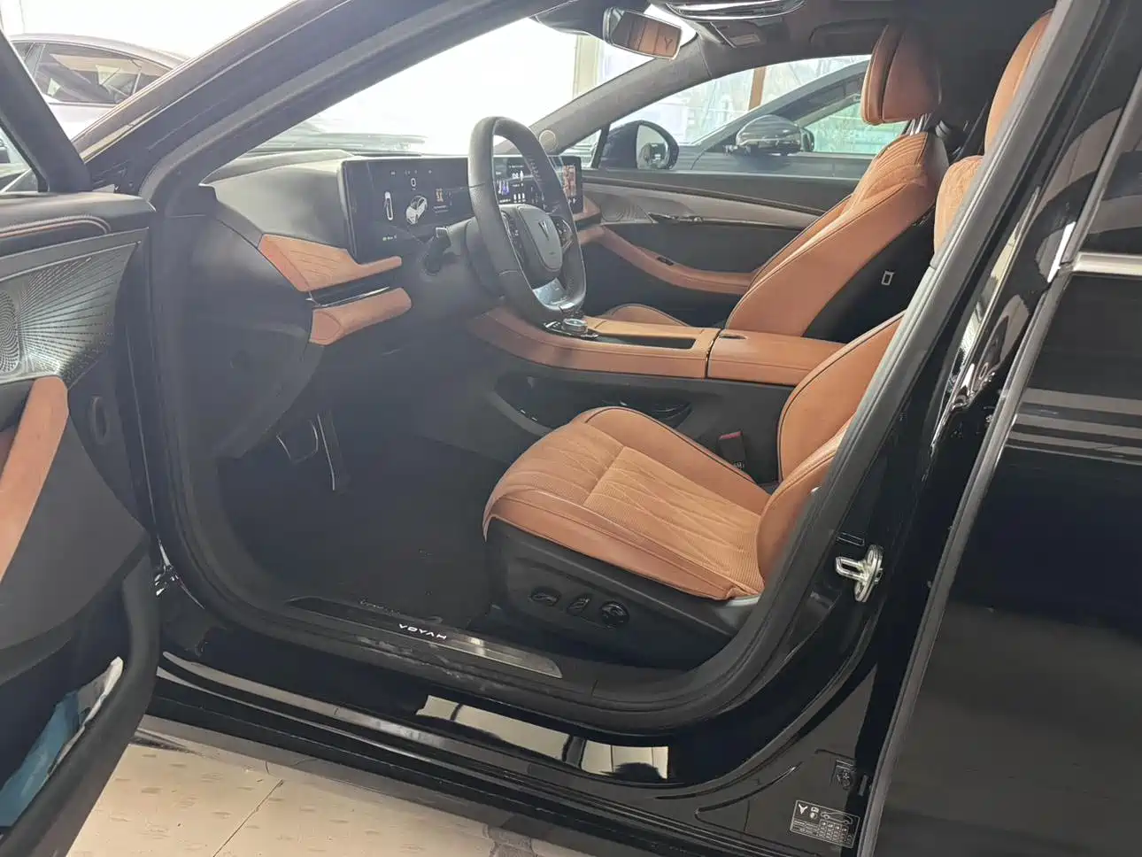 Voyah Auto VOYAH Zhuiguang 2024 PHEV AWD Ultra Long Range Flagship фото 8