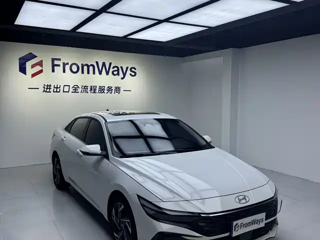 Hyundai Elantra 1.5L CVT LUX, Премиум