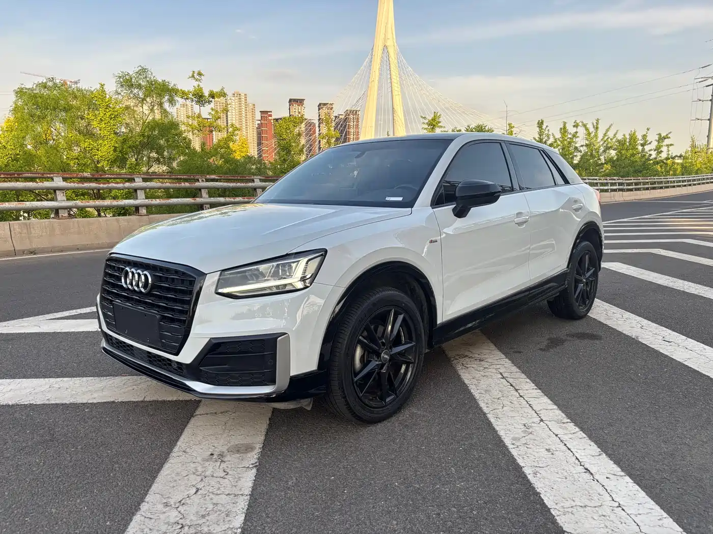 Audi Q2L 2020 35 TFSI Progressive Dynamic Model