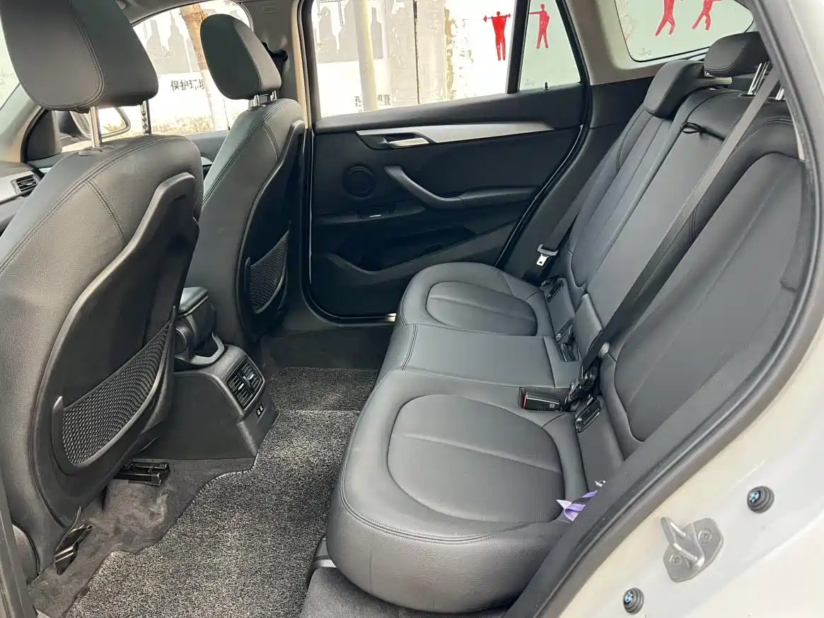 BMW X1 2019 sDrive20Li Leading Model фото 8