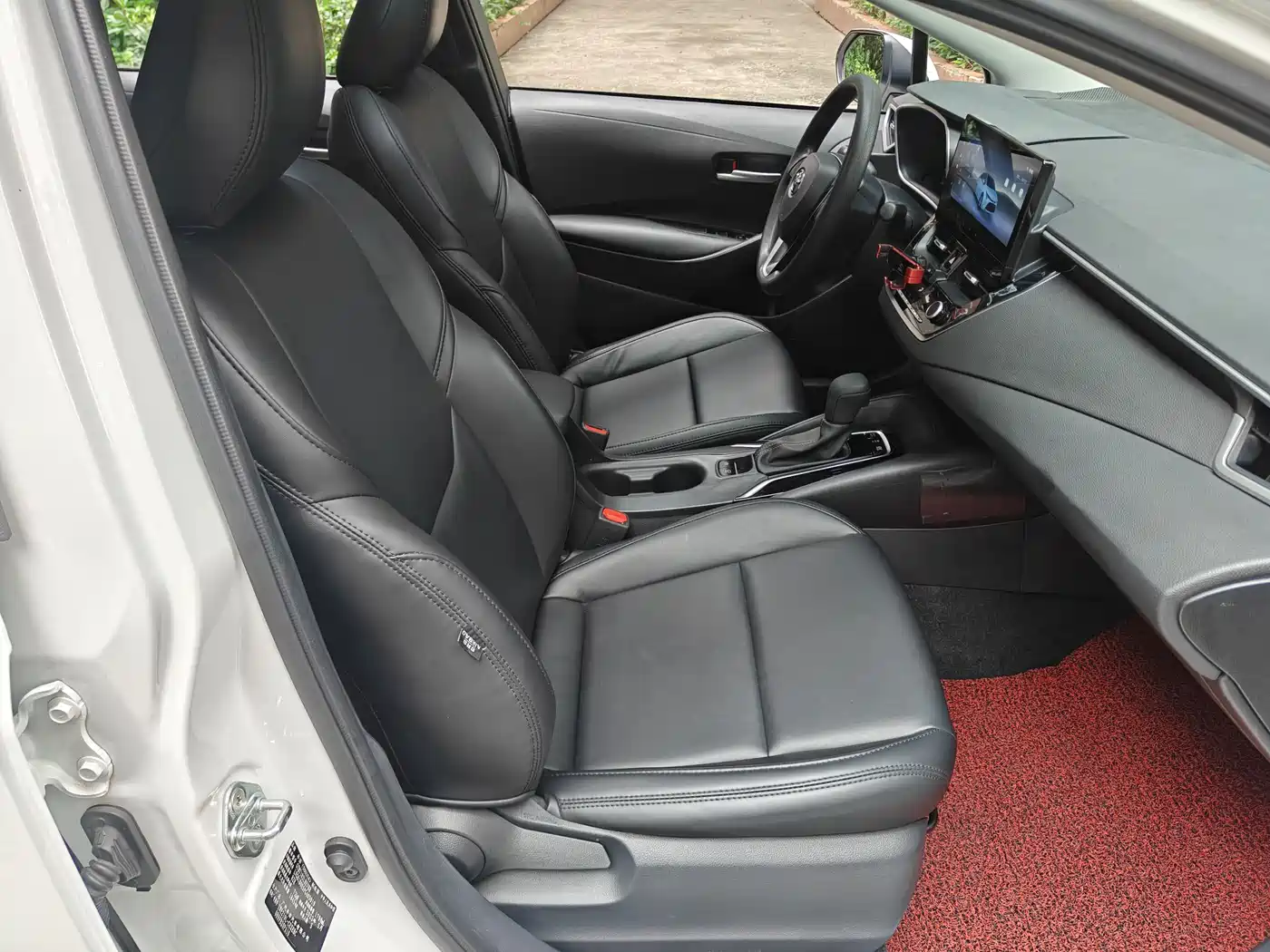 Toyota Levin 2023 Smart Hybrid 1.8L Luxury фото 12