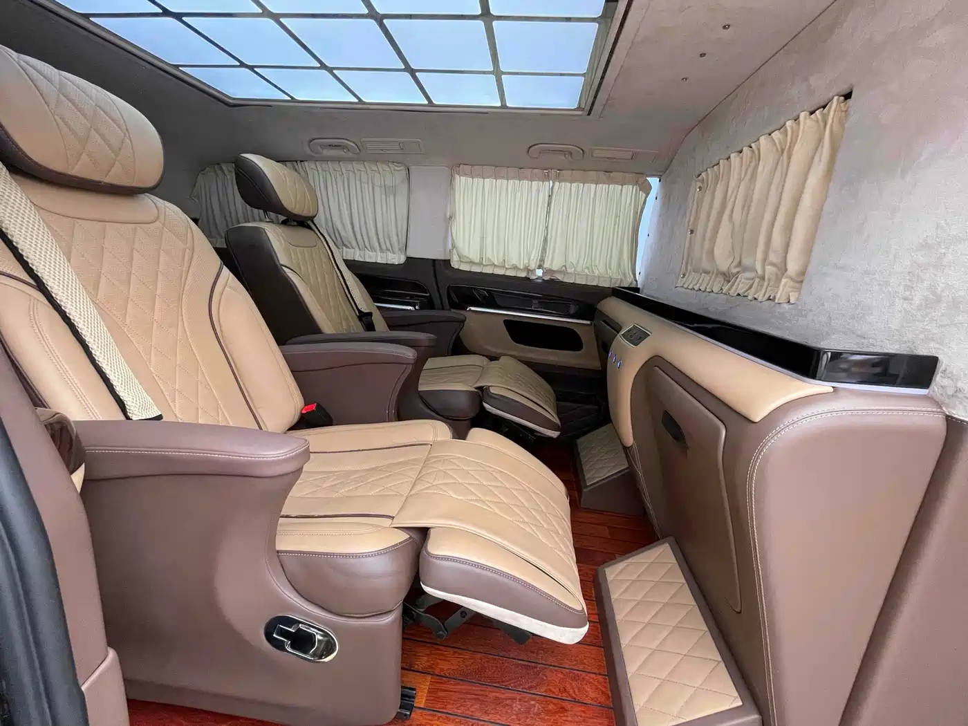 Mercedes-Benz Vito 2016 2.0T Elite Edition фото 19