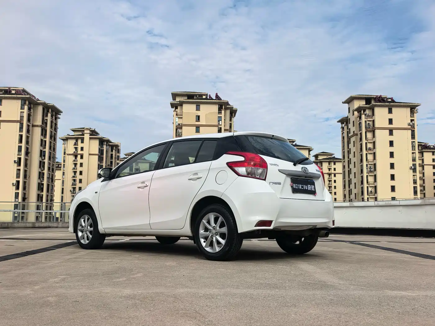 Toyota YARiS L Zhi Xuan 2015 1.5G Auto Sunroof Special Edition фото 12