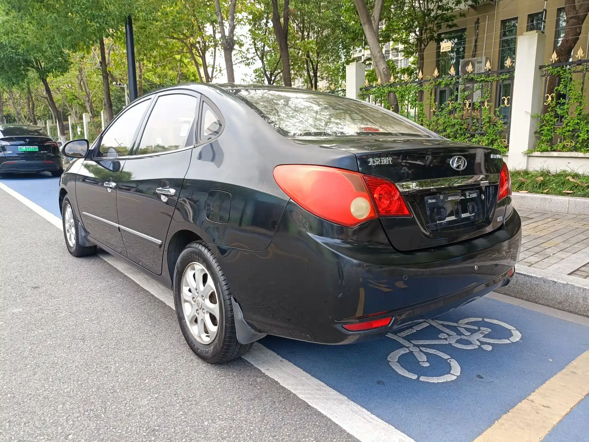 Фото 4 - Hyundai Elantra
