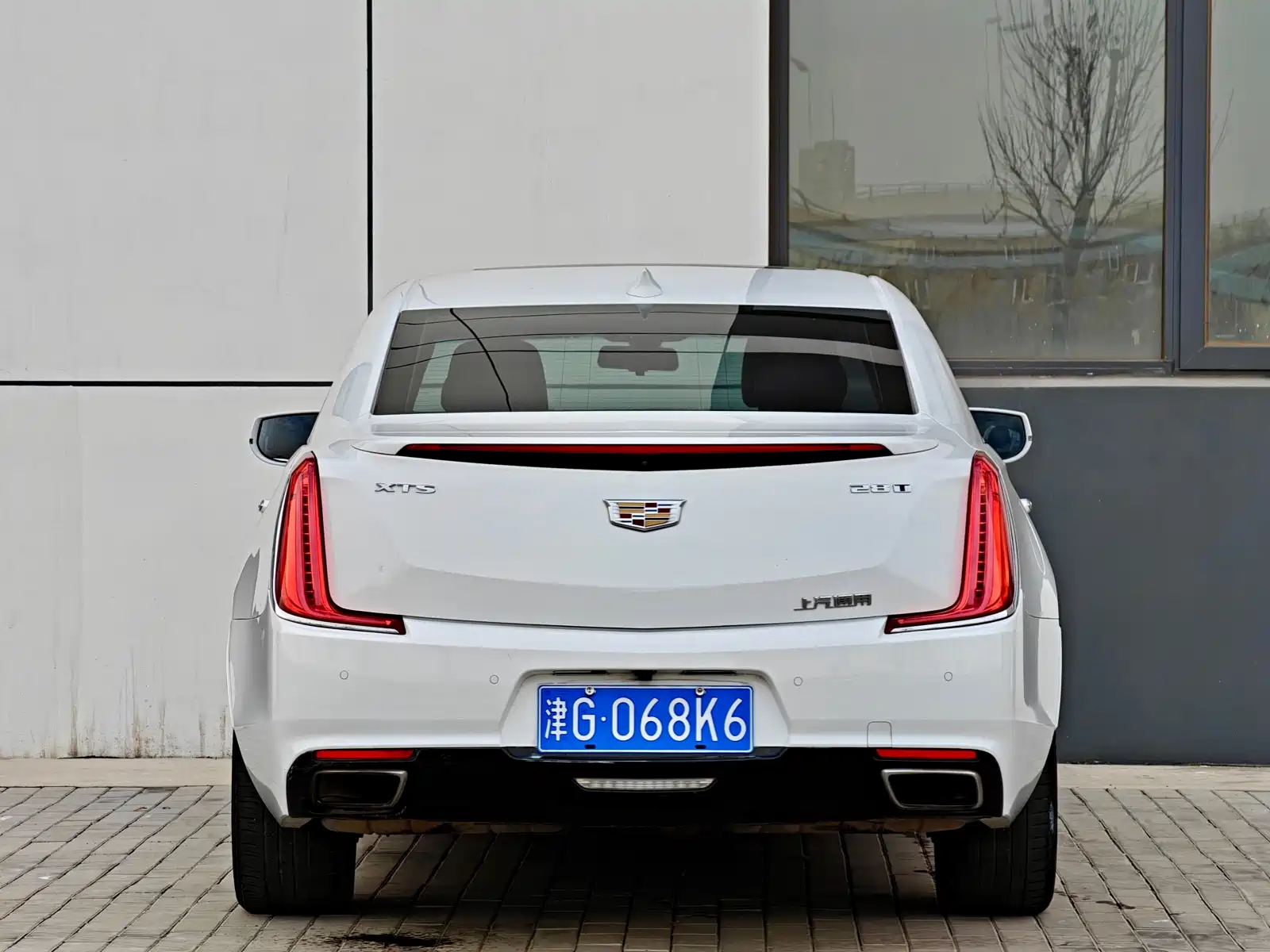 Photo 5 - Cadillac XTS