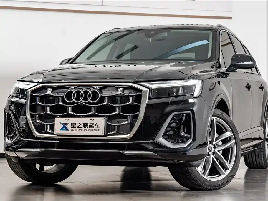 Audi Q7 2024 45 TFSI quattro S line Sport фото 3