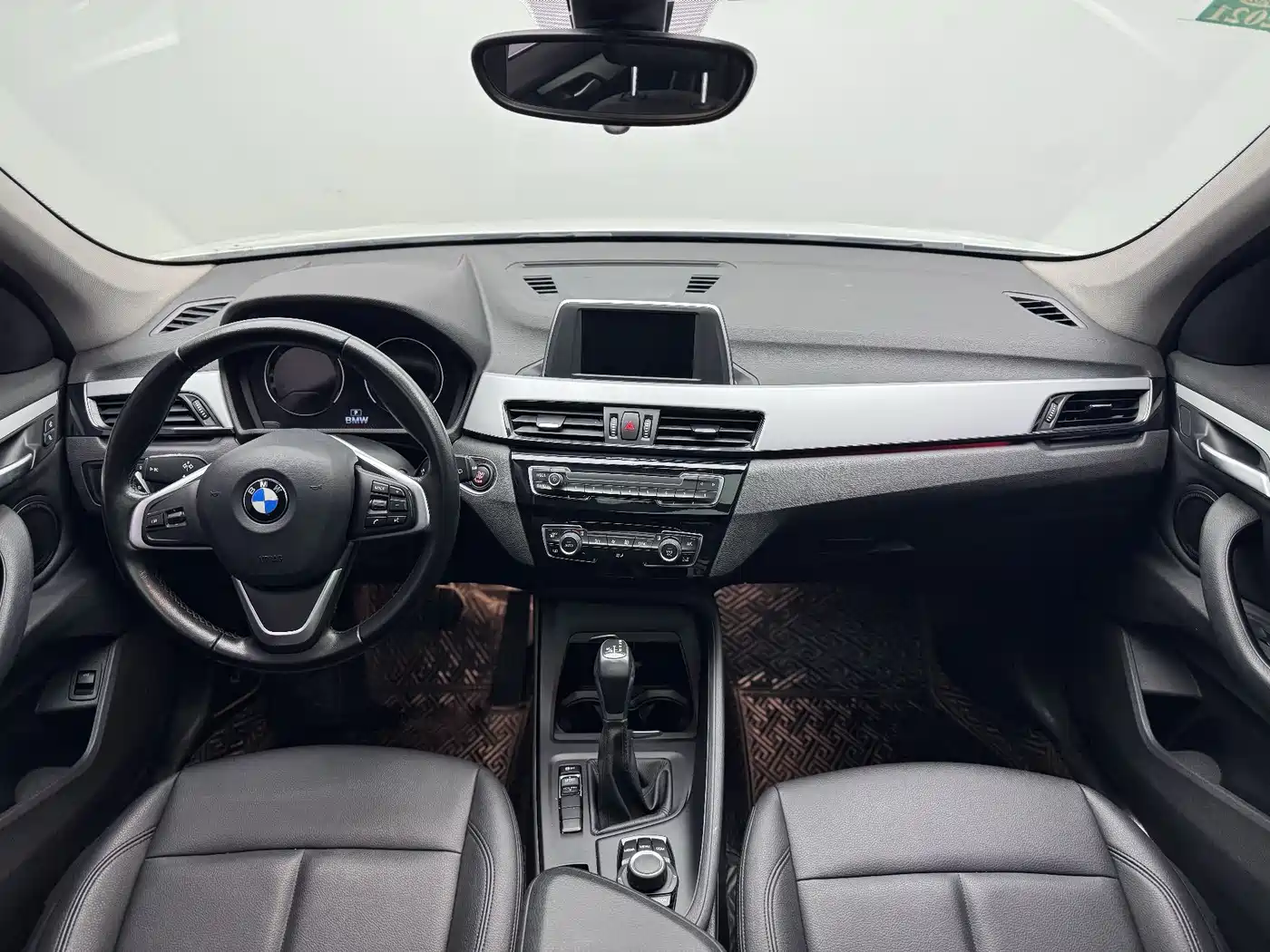 BMW X1 2018 sDrive20Li Leading Model фото 10