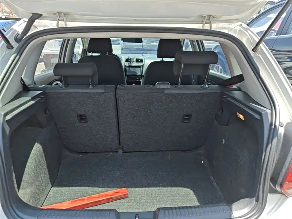 Volkswagen Polo 2016 1.6L Automatic Comfort фото 19