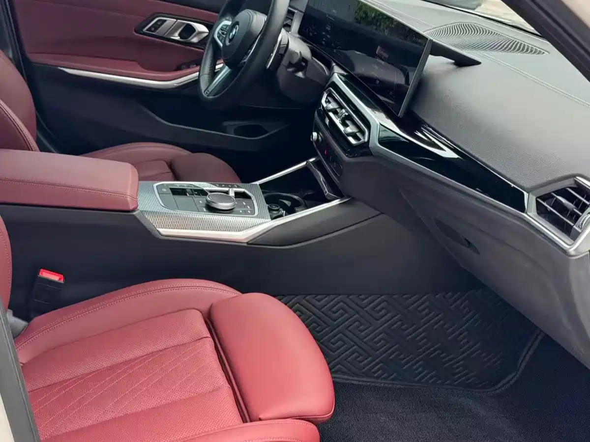 BMW 3 Series 2023 325i M Sport Black Night Package фото 4