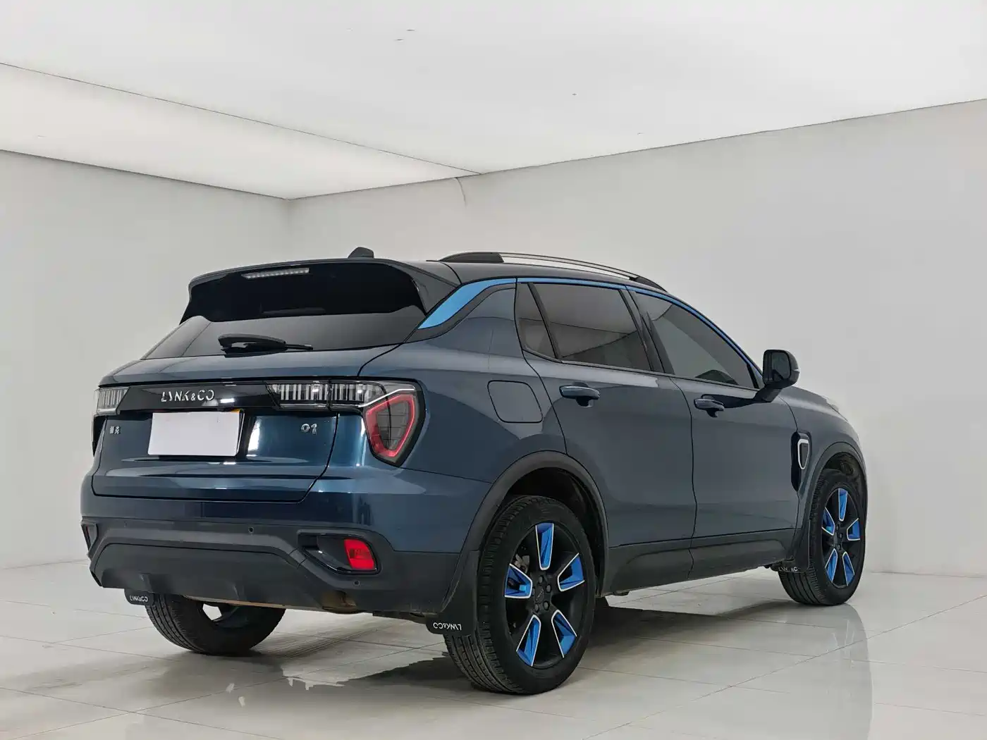 Lynk & Co 01 2019 2.0T 2WD Pro Edition China V фото 5