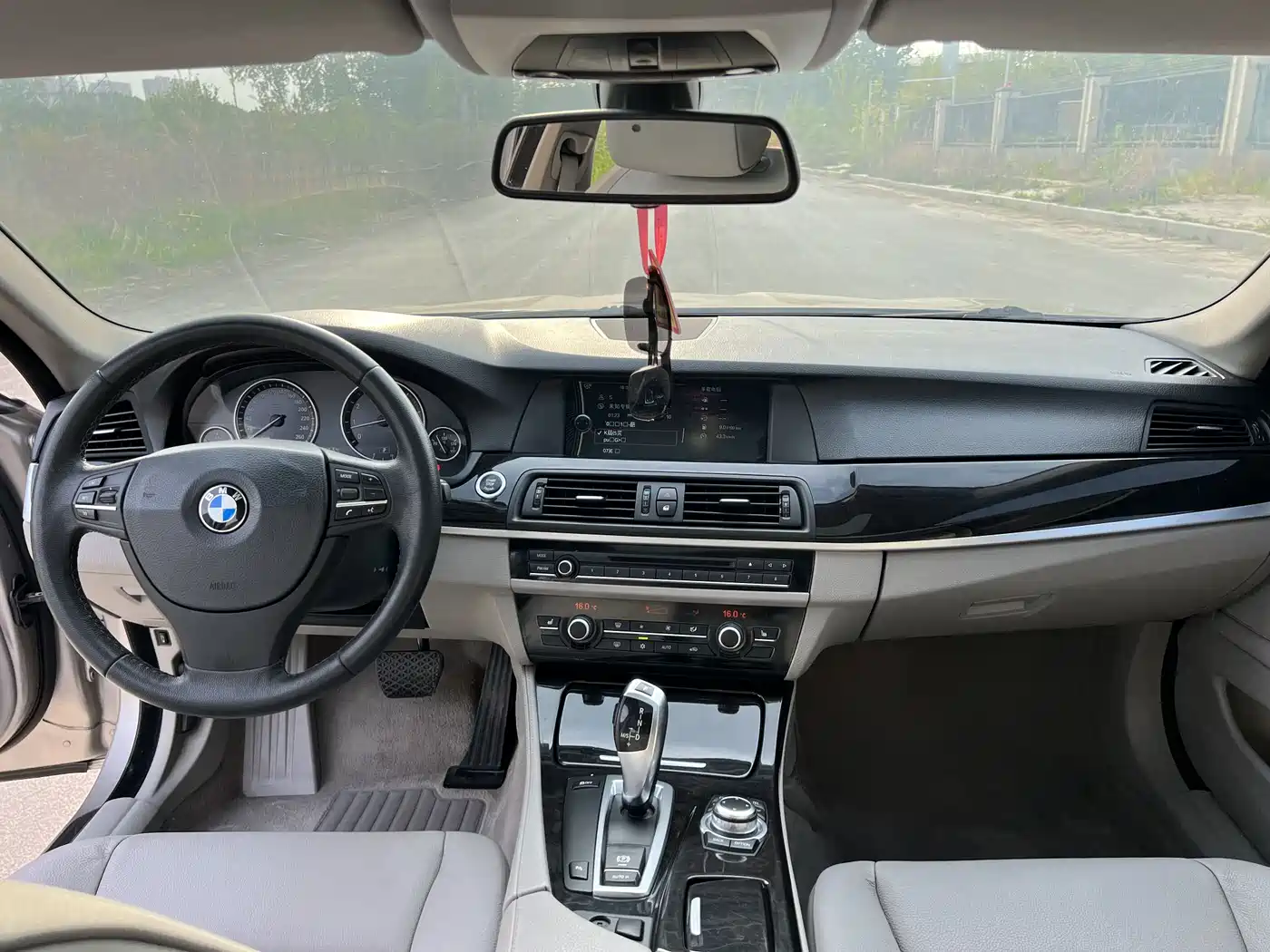 BMW 5 Series 2012 523Li Luxury фото 13