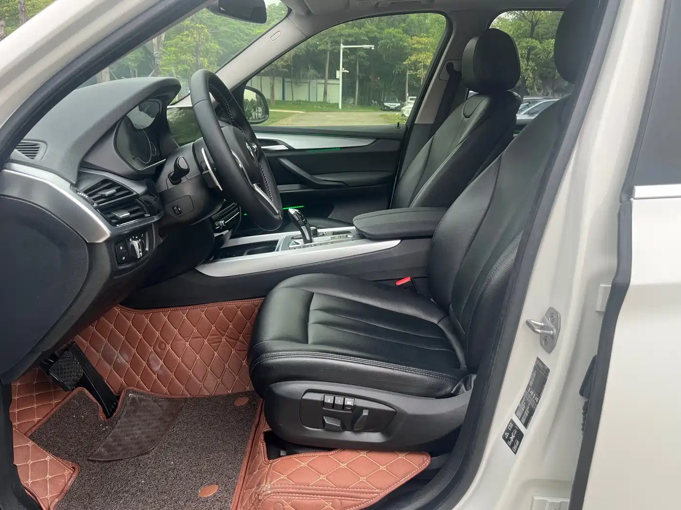 BMW X5 (Import) 2018 xDrive35i Elegant Model фото 10