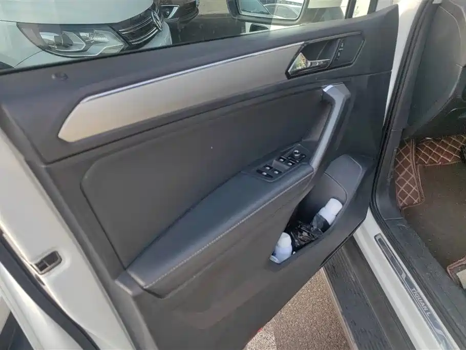 Volkswagen Tiguan L 2019 330TSI Auto 2WD Smart Luxury Edition China V фото 7