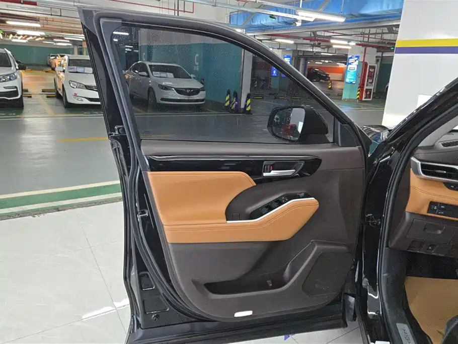 Toyota Highlander 2022 380T 4WD Premium 7-Seater фото 7