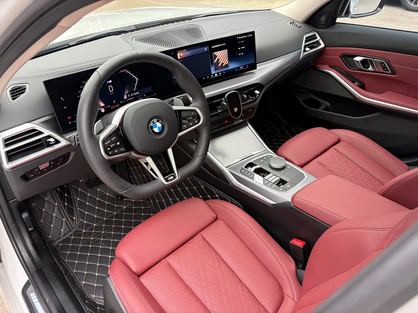 BMW 3 Series 2025 330Li M Sport Night Edition фото 11