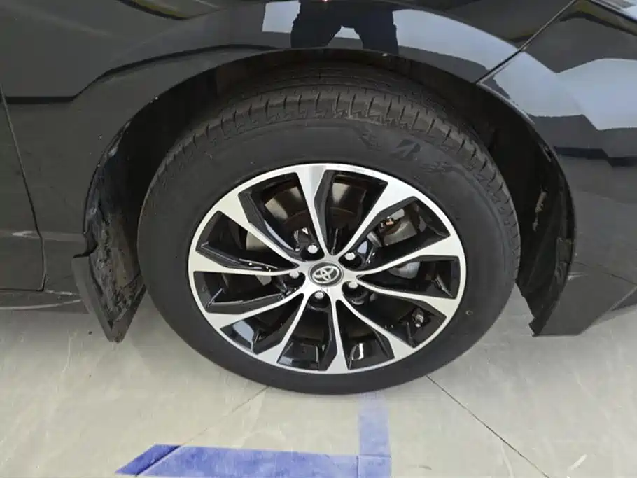 Toyota Avalon 2023 Hybrid 2.5L Luxury Edition фото 6