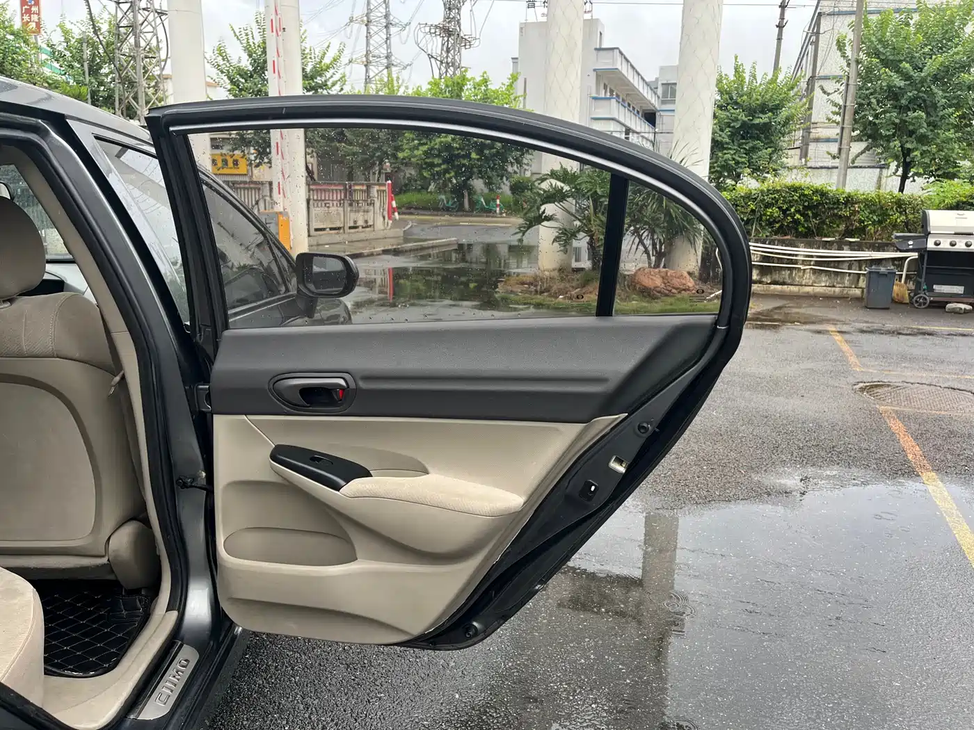 CIIMO CIIMO 2014 2012 1.8L Automatic
