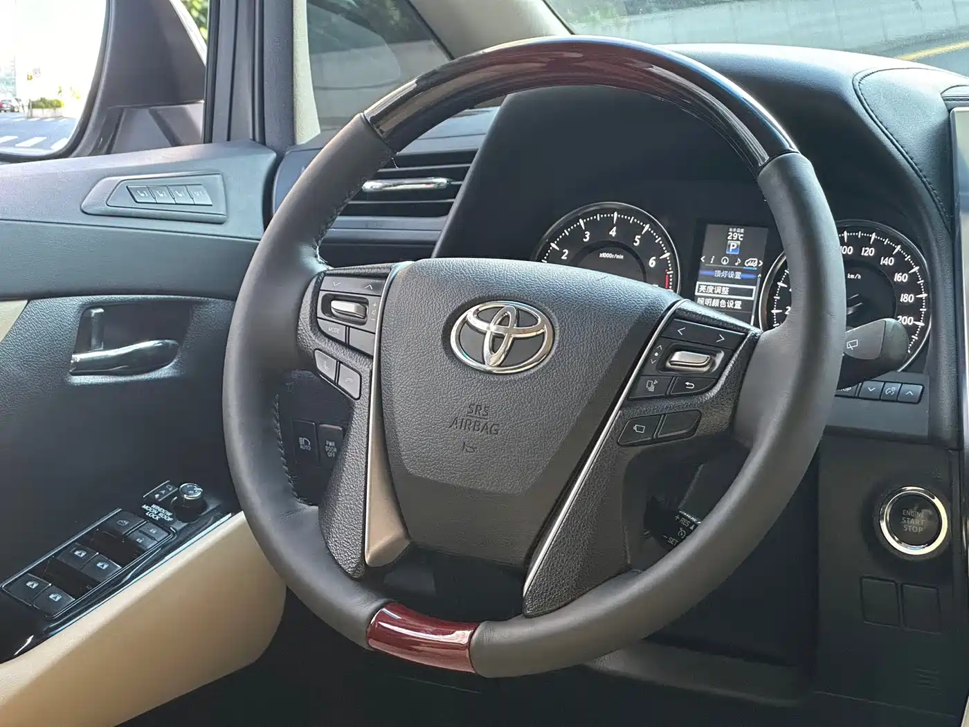 Toyota Alphard 2015 3.5L Luxury Edition фото 12