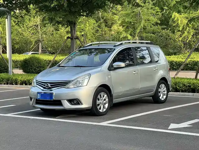 Nissan Livina 2013 1.6XE CVT Comfort