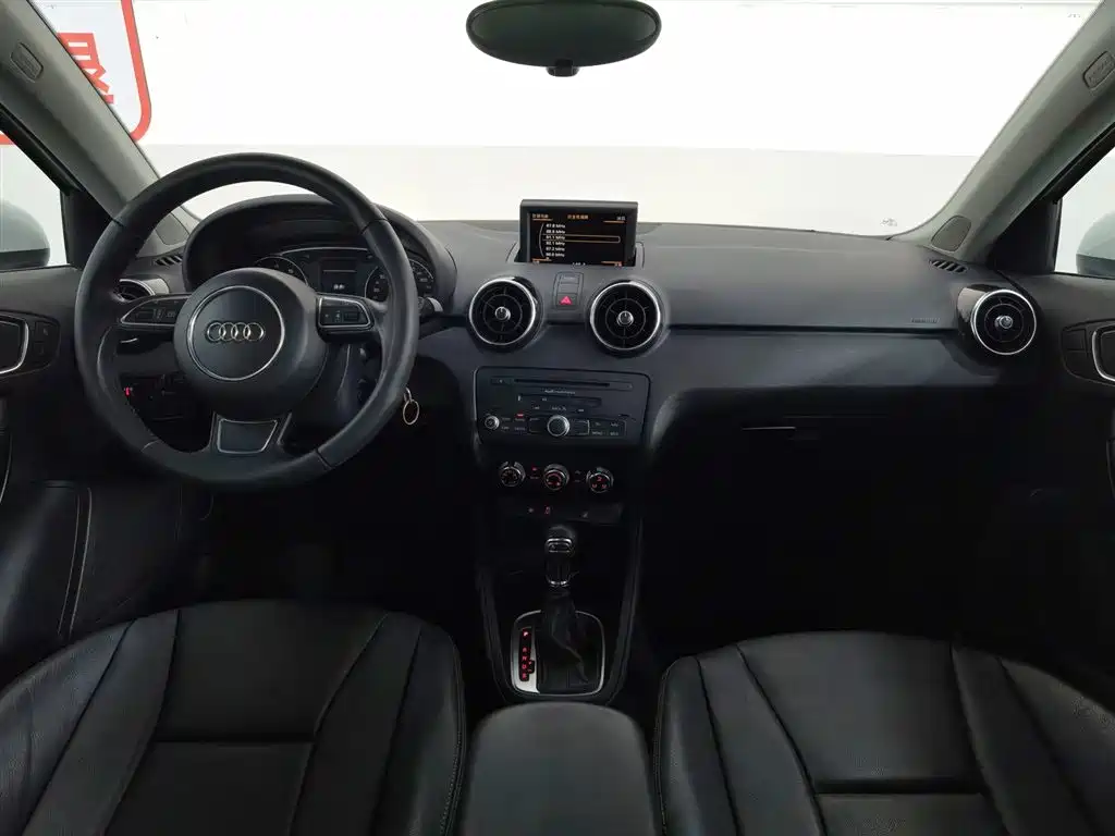 Audi A1 2014 30 TFSI Sportback Comfort фото 5